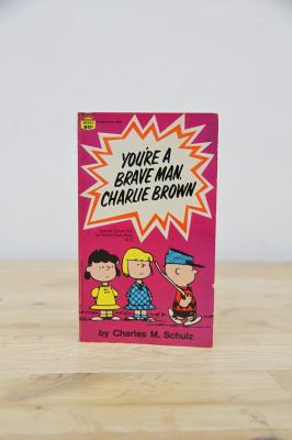 ヴィンテージコミックブック　スヌーピー　「YOU'RE　A　BRAVE　MAN,　CHARLIE　BROWN」モノクロ　ヴィンテージ