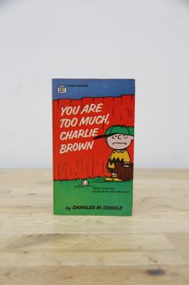 ヴィンテージコミックブック　スヌーピー　「YOU　ARE　TO　MUCH,　CHARLIE　BROWN」モノクロ　ヴィンテージ